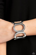 Load image into Gallery viewer, Opulent Ovals - White Bracelet