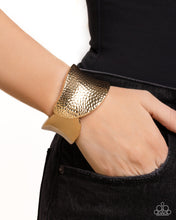 Load image into Gallery viewer, Burnished Balance - Gold Bracelet
