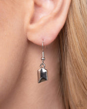 Load image into Gallery viewer, Lined Legacy - Green Necklace