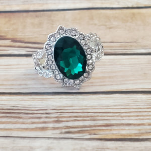 Oval Office Opulence - Green Dainty Ring