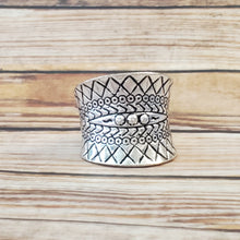 Load image into Gallery viewer, Villa Vibe - Silver Ring