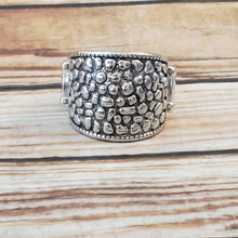 Load image into Gallery viewer, Dotted Decorum - Silver Ring