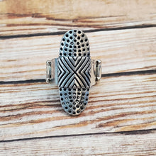 Load image into Gallery viewer, Guru Grunge - Silver Ring