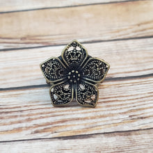 Load image into Gallery viewer, Full Bloom Fancy - Brass Ring