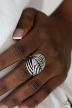 Load image into Gallery viewer, Glitter Tracker - Black Ring