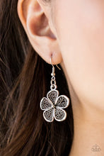Load image into Gallery viewer, No Common Daisy - Multi Necklace