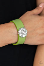 Load image into Gallery viewer, Show-Stopper - Green Bracelet