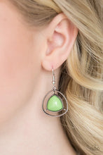 Load image into Gallery viewer, Make A Point - Green Necklace