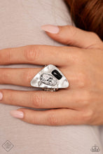 Load image into Gallery viewer, High-End Headline - Black Ring