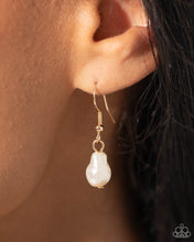Load image into Gallery viewer, Executive Expression - Gold Necklace