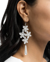 Load image into Gallery viewer, Vintage Veining - White Earrings