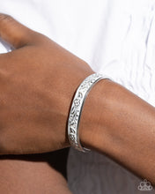 Load image into Gallery viewer, Vintage Value - White Bracelet