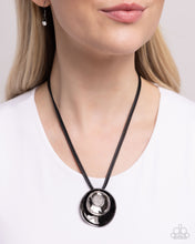 Load image into Gallery viewer, Duchess Disc - Black Necklace
