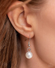 Load image into Gallery viewer, Dashing Definition - White Necklace