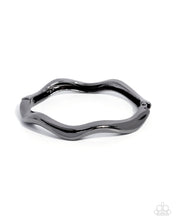 Load image into Gallery viewer, Waving Hello - Black Gunmetal Bracelet
