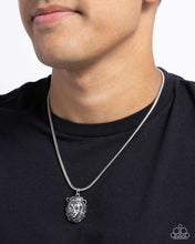 Load image into Gallery viewer, Leo Leader - Silver Necklace