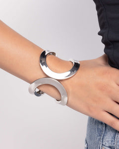 Airy Attraction - Silver Bracelet