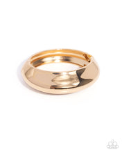 Load image into Gallery viewer, Rainy Refulgence - Gold Bracelet