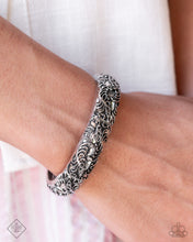 Load image into Gallery viewer, Enchanting Entrant - Silver Bracelet