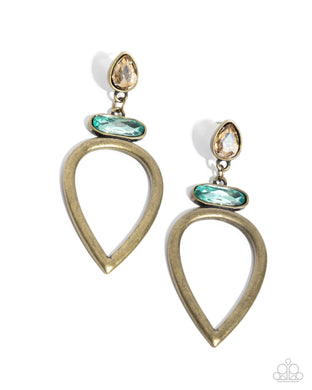 Cultured Chic - Brass Post Earrings