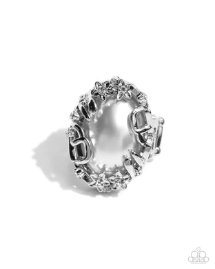 Flashy Frenzy - White Ring