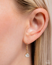 Load image into Gallery viewer, Phenomenal Pearls - Gold Necklace