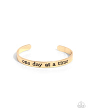 Load image into Gallery viewer, Day By Day Delight - Gold Bracelet