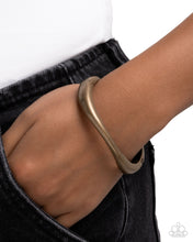 Load image into Gallery viewer, Metallic Main Attraction - Brass Bracelet