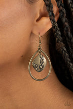 Load image into Gallery viewer, Artisan Refuge - Brass Earrings
