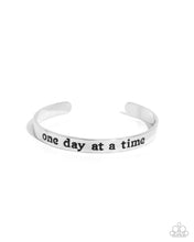 Load image into Gallery viewer, Day By Day Delight - Silver Bracelet