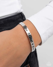 Load image into Gallery viewer, Day By Day Delight - Silver Bracelet