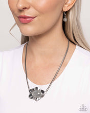Load image into Gallery viewer, Sideways Shimmer - Silver Necklace