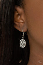 Load image into Gallery viewer, Turn Me Loose - Black Necklace