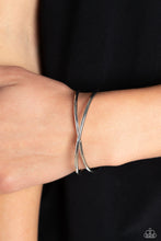 Load image into Gallery viewer, Teasing Twist - Silver Bracelet