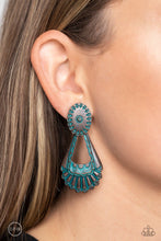 Load image into Gallery viewer, Casablanca Chandeliers - Brass Earrings
