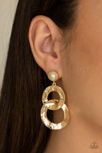 Load image into Gallery viewer, On Scene - Gold Post Earrings