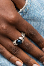 Load image into Gallery viewer, Selfie Status - Blue Ring