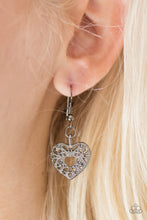 Load image into Gallery viewer, Hearts Harmony - Black Necklace