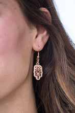 Load image into Gallery viewer, Empire State Shimmer - Gold Necklace