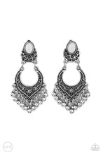 Load image into Gallery viewer, Summery Gardens - White Earrings