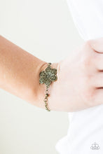 Load image into Gallery viewer, Bermuda Bloom - Brass Bracelet