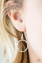 Load image into Gallery viewer, Urban Center - Silver Necklace