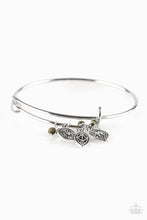 Load image into Gallery viewer, The Elephant In The Room - Green Bracelet