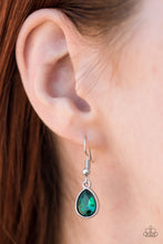 Load image into Gallery viewer, Classy Classicist - Green Necklace