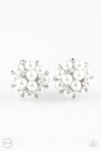 Load image into Gallery viewer, Par Pearl - White Clip-On Earrings