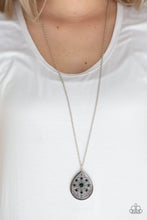 Load image into Gallery viewer, I Am Queen - Green Necklace