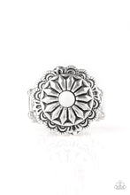 Load image into Gallery viewer, Daringly Daisy - White Ring