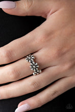 Load image into Gallery viewer, Daisy Dapper - Silver Ring