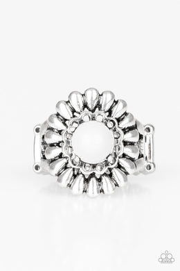 Poppy Pep - White Ring