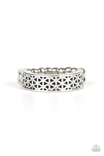 Load image into Gallery viewer, FLOWERBED and Board - Silver Ring